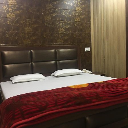 Oyo 12976 Hotel New Fiza Jammu Exterior foto
