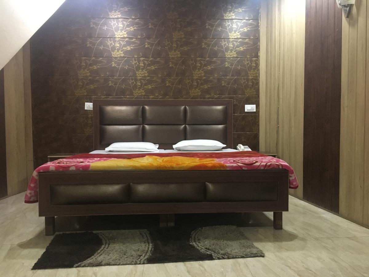 Oyo 12976 Hotel New Fiza Jammu Exterior foto