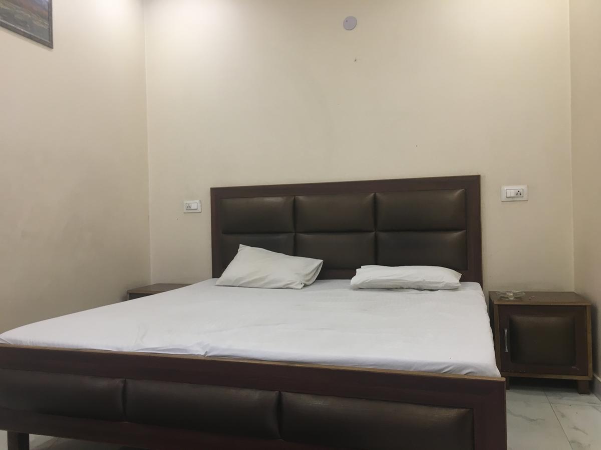 Oyo 12976 Hotel New Fiza Jammu Exterior foto