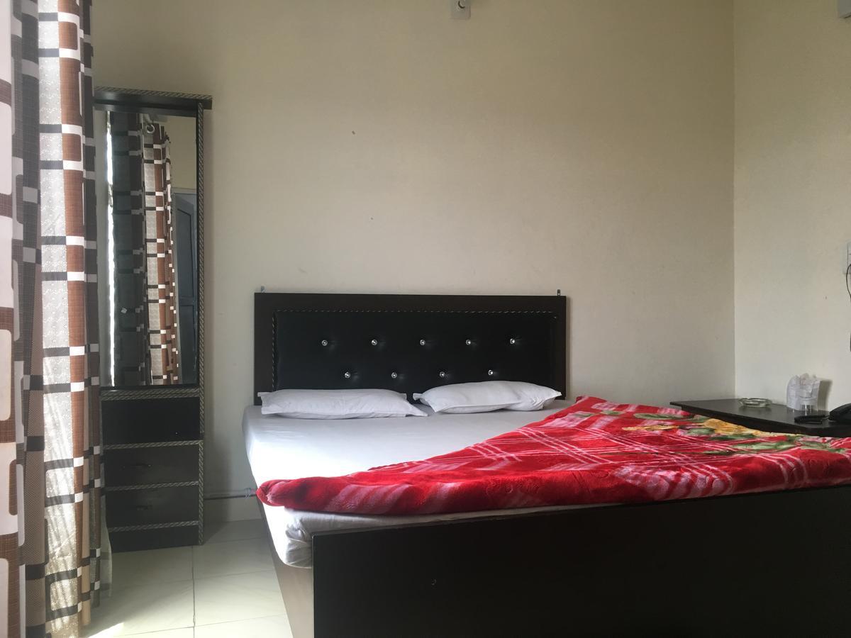 Oyo 12976 Hotel New Fiza Jammu Exterior foto
