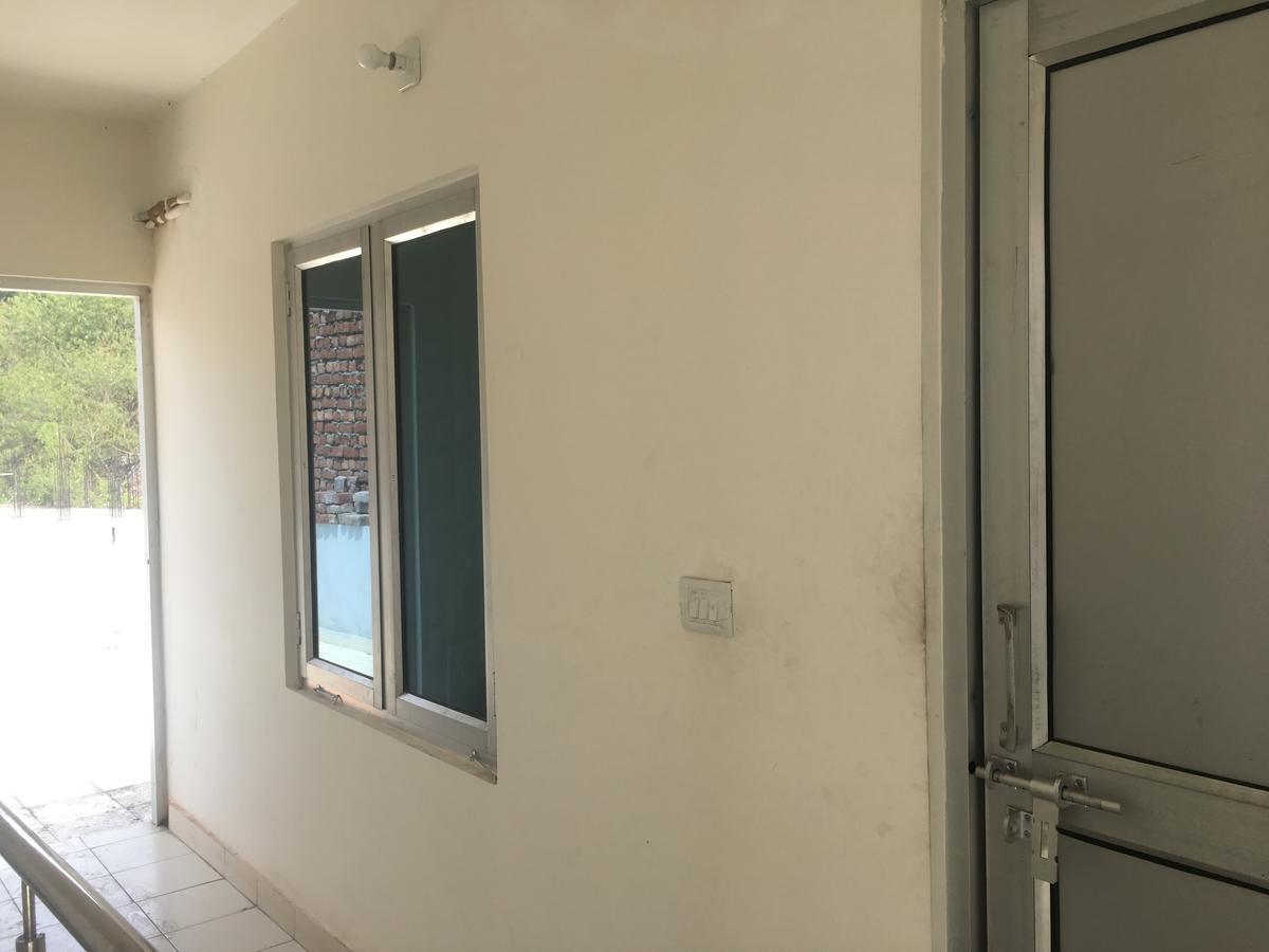 Oyo 12976 Hotel New Fiza Jammu Exterior foto